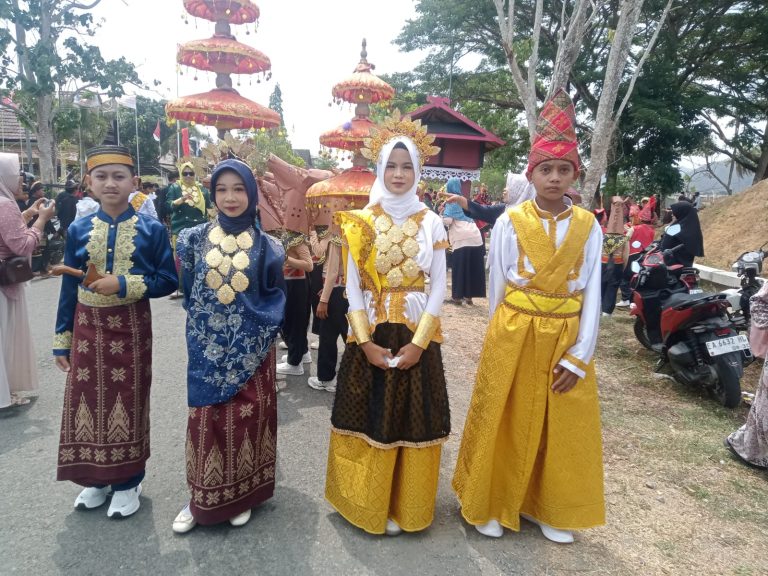 Sambut Harlah ke-23 KSB, 74 TK/RA Warnai Pembukaan Karnaval Budaya Sumbawa Barat